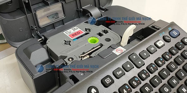 Lắp đặt băng mực in nhãn Brother đơn giản cho Brother P-Touch PT-D600