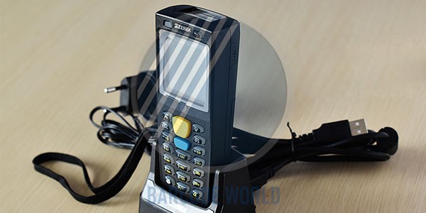 Máy kiểm kho Zebex Z9000 truyền dữ liệu về máy chủ thông qua cáp USB