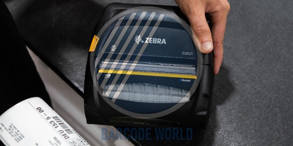 Máy in mã vạch cầm tay Zebra ZQ521 in ấn hiệu quả với khổ tem lớn lên đến 4inch