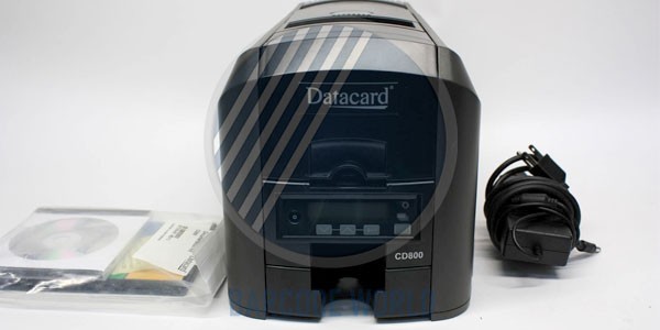 Máy in thẻ nhựa Datacard CD800 có vẻ ngoài nhỏ gọn, sang trọng