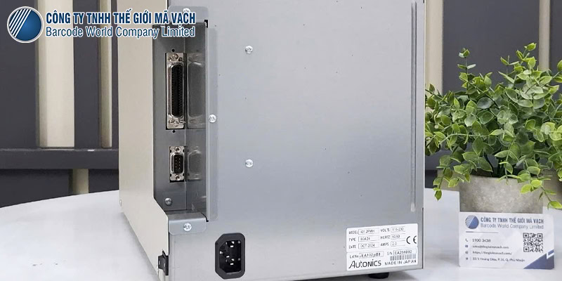 Cổng kết nối ở RING 4012PMH gồm USB, RS232 và lựa chọn thêm LAN