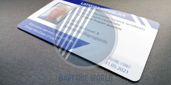In thẻ nhựa PVC loại thẻ nhân viên (3)