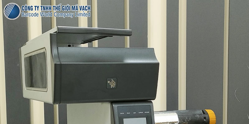 Máy in mã vạch Zebra ZT421 thiết kế nắp máy có thể gấp gọn Máy in mã vạch Zebra ZT421 thiết kế nắp máy có thể gấp gọn