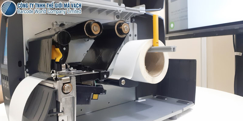 Sức chứa vật liệu in của Zebra ZT231 lớn Sức chứa vật liệu in của Zebra ZT231 lớn
