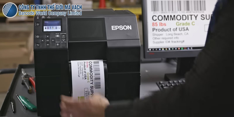 Máy in tem nhãn màu Epson ColorWorks C6050P tách tem khỏi để sau khi in