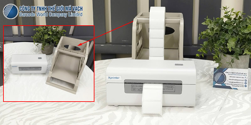 Xprinter XP-D465B nhỏ gọn, có giá đỡ giấy bên ngoài