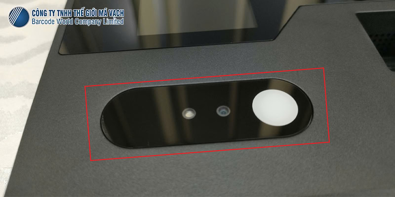 Camera của Ronald Jack FA110 là 1MP nhận diện gương mặt rõ ràng