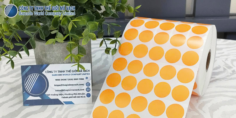 Decal giấy tem tròn phi 20mm màu camkết hợp với mực in Wax tối ưu chi phí Decal giấy tem tròn phi 20mm màu camkết hợp với mực in Wax tối ưu chi phí