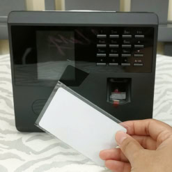 Máy chấm công Ronald Jack FA110 lựa chọn thẻ