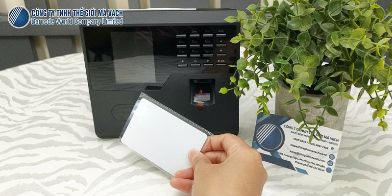 Ronald Jack FA110 cung cấp lựa chọn thêm quản lý bằng thẻ